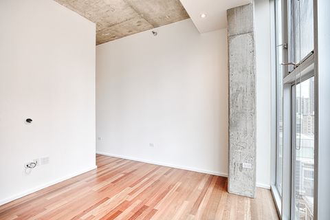 Tiny photo for 550 N Saint Clair Street #1701, Chicago, IL 60611 (MLS # 12557595)