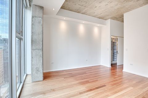 Tiny photo for 550 N Saint Clair Street #1701, Chicago, IL 60611 (MLS # 12557595)