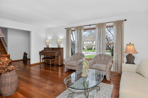 Tiny photo for 2340 Appleby Drive, Wheaton, IL 60189 (MLS # 12613314)
