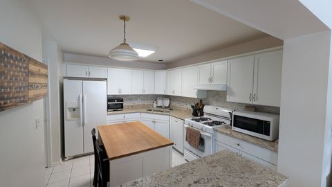 Tiny photo for 121 Crescent Lane #121, Schaumburg, IL 60193 (MLS # 12553587)