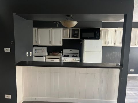 Tiny photo for 1085 Cove Drive #1085, Prospect Heights, IL 60070 (MLS # 12488890)