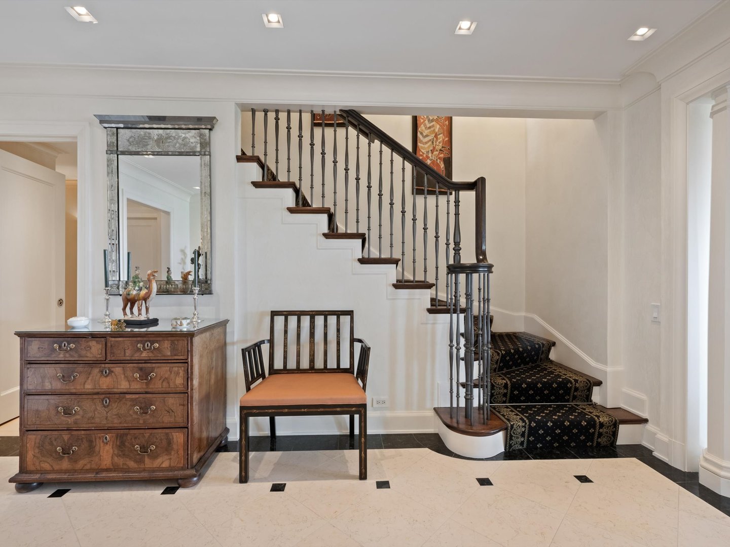 2120 N Lincoln Park West 15