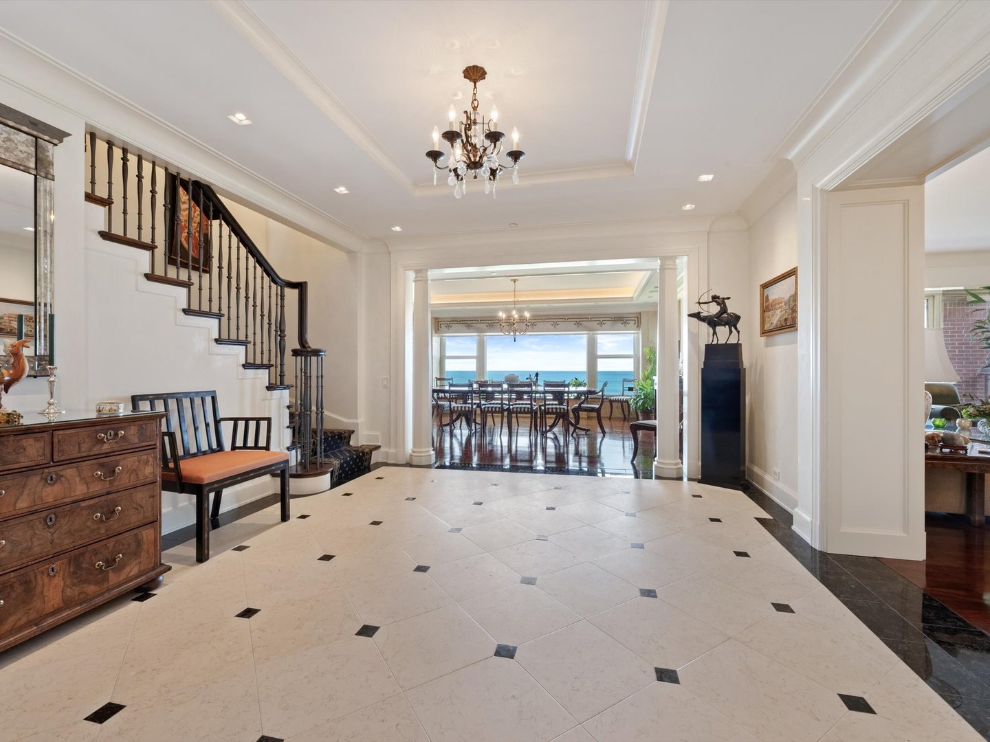2120 N Lincoln Park West 15