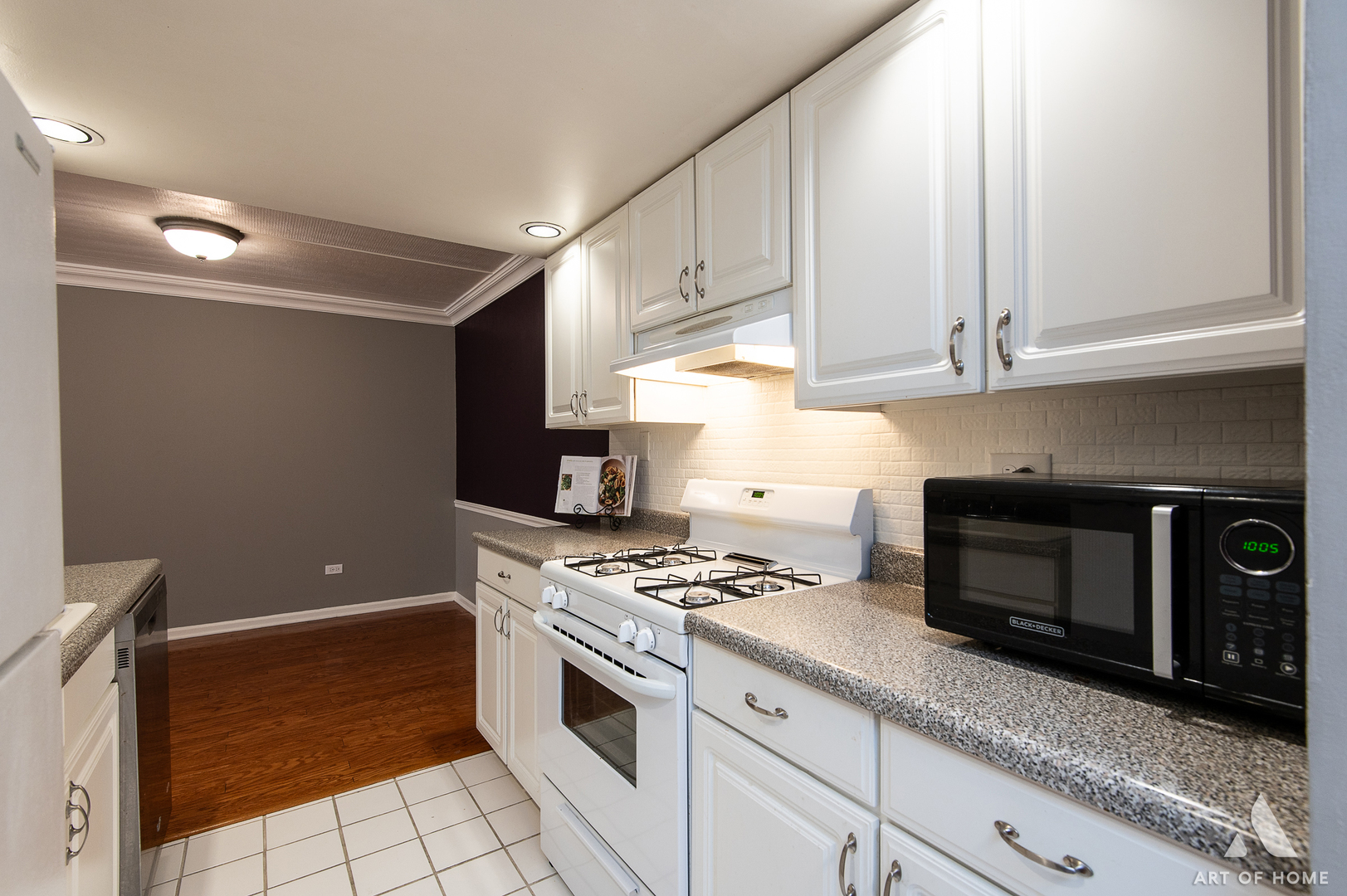 Downers Grove, Illinois 60516, United States, 2 Bedrooms Bedrooms, ,2 BathroomsBathrooms,Residential,Active,242937