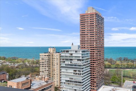 Tiny photo for 2930 N Sheridan Road #1704, Chicago, IL 60657 (MLS # 12628159)