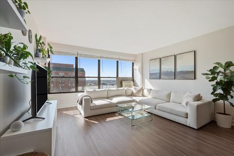 Tiny photo for 2930 N Sheridan Road #1704, Chicago, IL 60657 (MLS # 12628159)