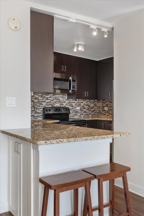 Tiny photo for 2930 N Sheridan Road #1704, Chicago, IL 60657 (MLS # 12628159)