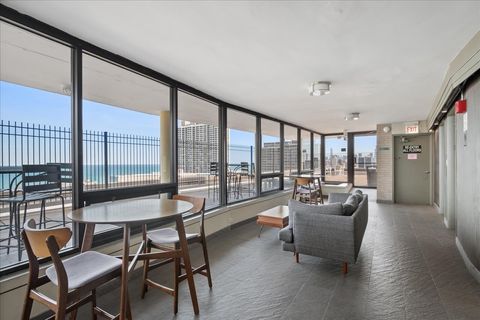 Tiny photo for 2930 N Sheridan Road #1704, Chicago, IL 60657 (MLS # 12628159)