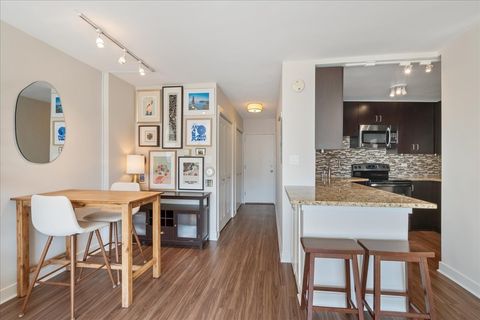 Tiny photo for 2930 N Sheridan Road #1704, Chicago, IL 60657 (MLS # 12628159)