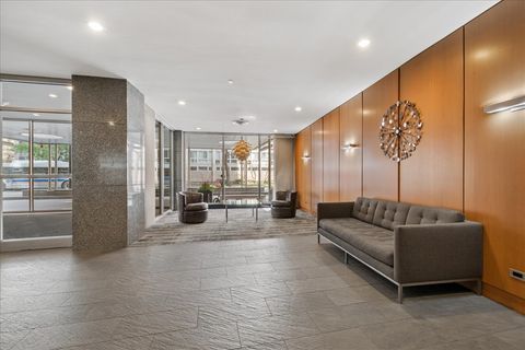 Tiny photo for 2930 N Sheridan Road #1704, Chicago, IL 60657 (MLS # 12628159)