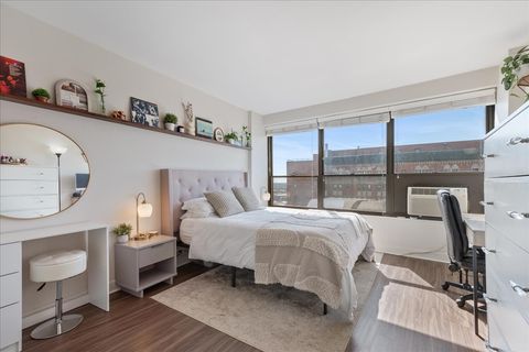 Tiny photo for 2930 N Sheridan Road #1704, Chicago, IL 60657 (MLS # 12628159)