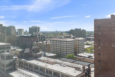 Tiny photo for 2930 N Sheridan Road #1704, Chicago, IL 60657 (MLS # 12628159)