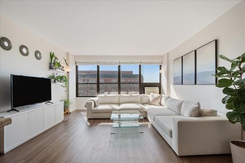 Tiny photo for 2930 N Sheridan Road #1704, Chicago, IL 60657 (MLS # 12628159)