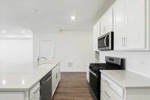 Tiny photo for 608 Switchgrass Way #61003, Bolingbrook, IL 60490 (MLS # 12595320)