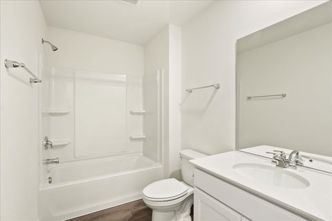 Tiny photo for 608 Switchgrass Way #61003, Bolingbrook, IL 60490 (MLS # 12595320)