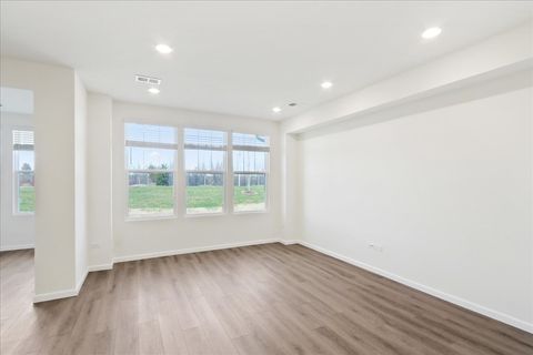 Tiny photo for 608 Switchgrass Way #61003, Bolingbrook, IL 60490 (MLS # 12595320)