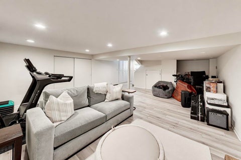 Tiny photo for 6308 N INDIAN Road, Chicago, IL 60646 (MLS # 12754059)