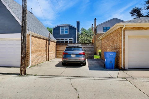 Tiny photo for 6308 N INDIAN Road, Chicago, IL 60646 (MLS # 12754059)