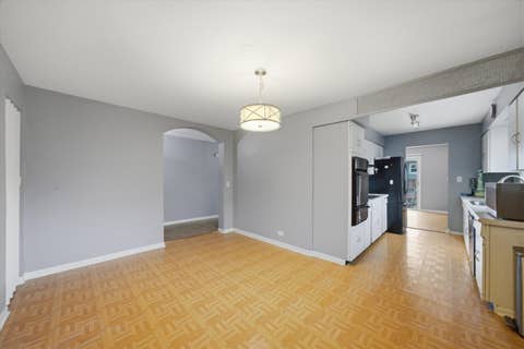 Tiny photo for 601 E Dogwood Lane, Mount Prospect, IL 60056 (MLS # 12733627)