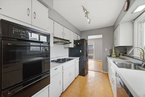 Tiny photo for 601 E Dogwood Lane, Mount Prospect, IL 60056 (MLS # 12733627)