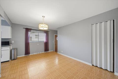 Tiny photo for 601 E Dogwood Lane, Mount Prospect, IL 60056 (MLS # 12733627)