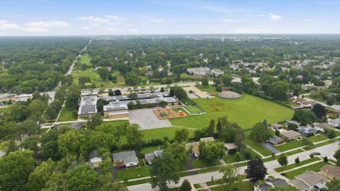 Tiny photo for 601 E Dogwood Lane, Mount Prospect, IL 60056 (MLS # 12733627)