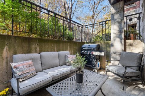 Tiny photo for 1511 N Hudson Avenue #1S, Chicago, IL 60610 (MLS # 12517908)