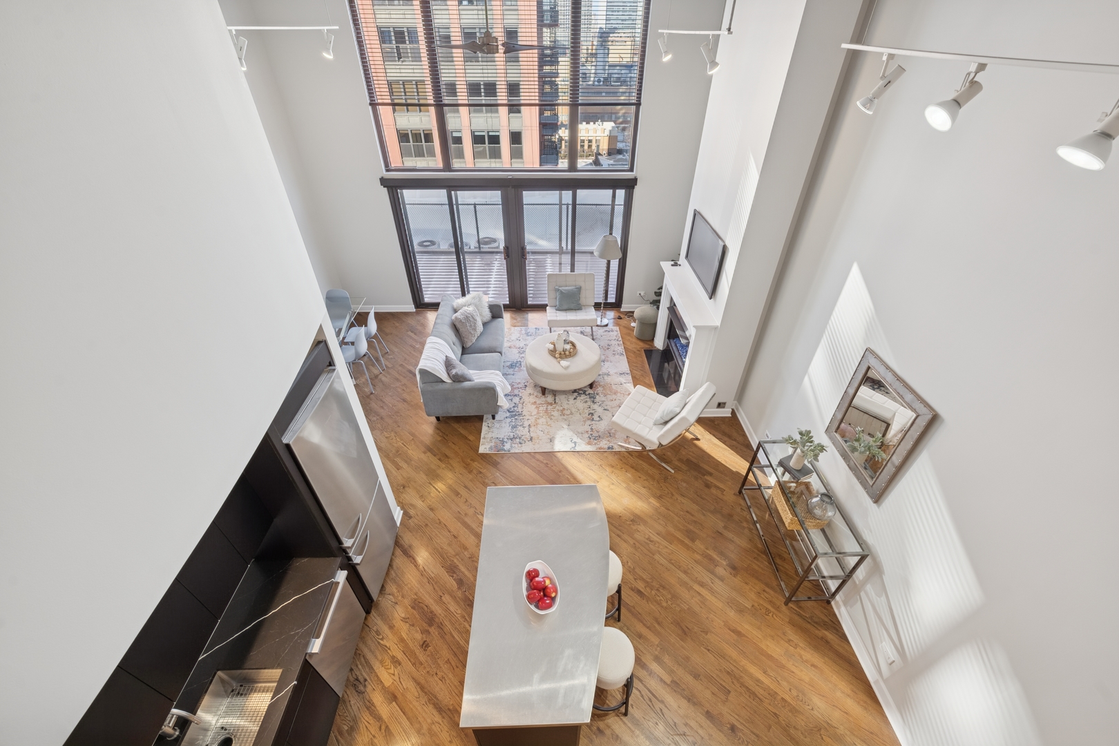 616 W Fulton Street 703