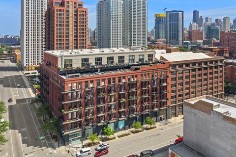 Photo of 616 W Fulton Street #703, Chicago, IL 60661 (MLS # 12554108)