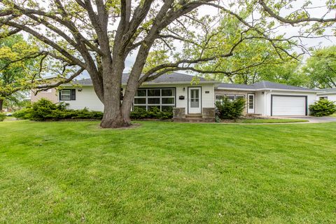 Photo of 616 Highland Avenue, Antioch, IL 60002 (MLS # 12645774)