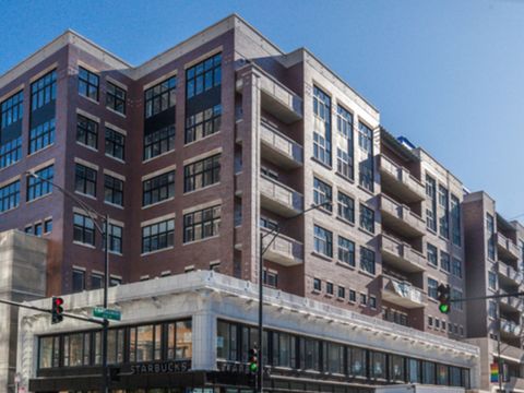 3833 N Broadway Street 313 Chicago IL 60613