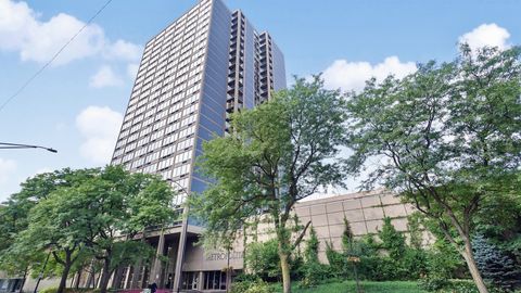 Photo of 5320 N Sheridan Road #2502, Chicago, IL 60640 (MLS # 12513695)