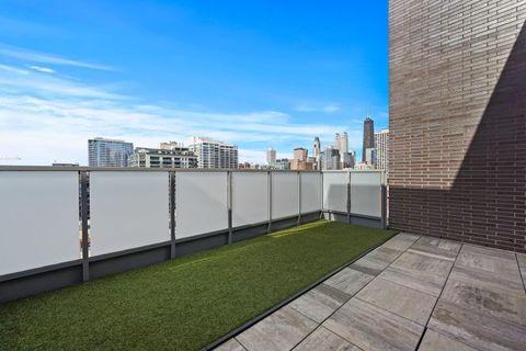 Tiny photo for 360 W Erie Street #5A, Chicago, IL 60654 (MLS # 12345153)