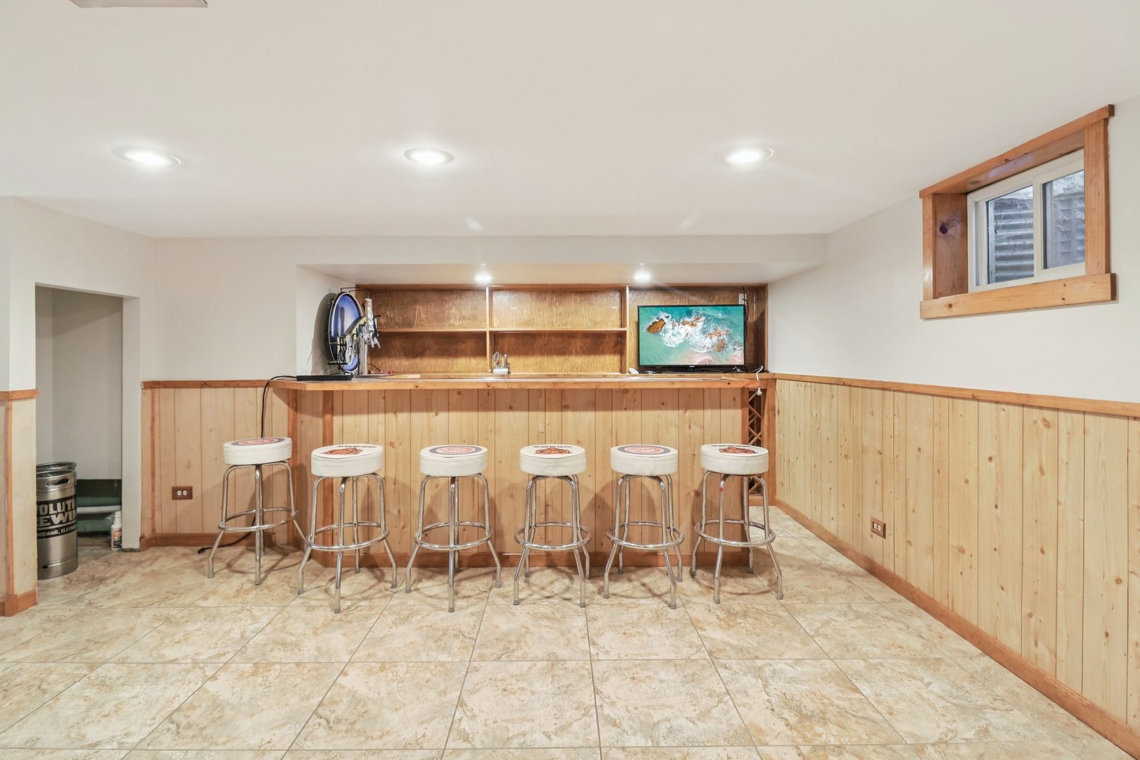 Crystal Lake, Illinois 60014, United States, 3 Bedrooms Bedrooms, ,2 BathroomsBathrooms,Residential,Active,235091