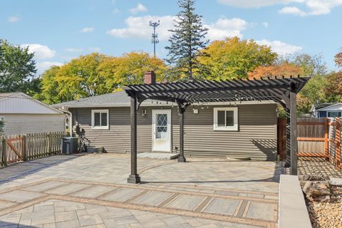 Tiny photo for 337 Hickory Drive, Crystal Lake, IL 60014 (MLS # 12505425)