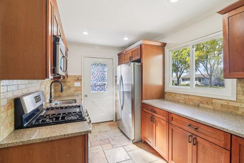 Tiny photo for 337 Hickory Drive, Crystal Lake, IL 60014 (MLS # 12505425)