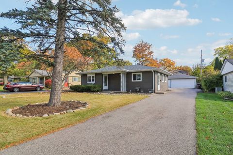 Tiny photo for 337 Hickory Drive, Crystal Lake, IL 60014 (MLS # 12505425)