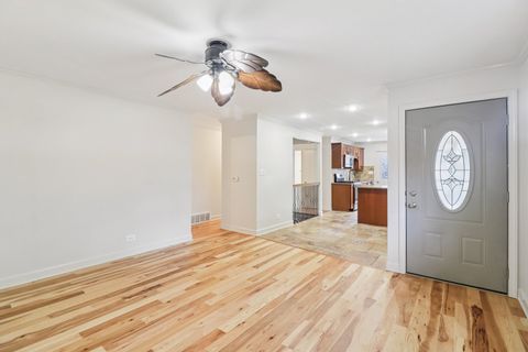 Tiny photo for 337 Hickory Drive, Crystal Lake, IL 60014 (MLS # 12505425)