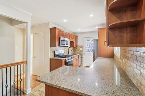 Tiny photo for 337 Hickory Drive, Crystal Lake, IL 60014 (MLS # 12505425)