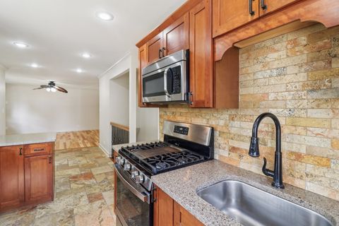 Tiny photo for 337 Hickory Drive, Crystal Lake, IL 60014 (MLS # 12505425)