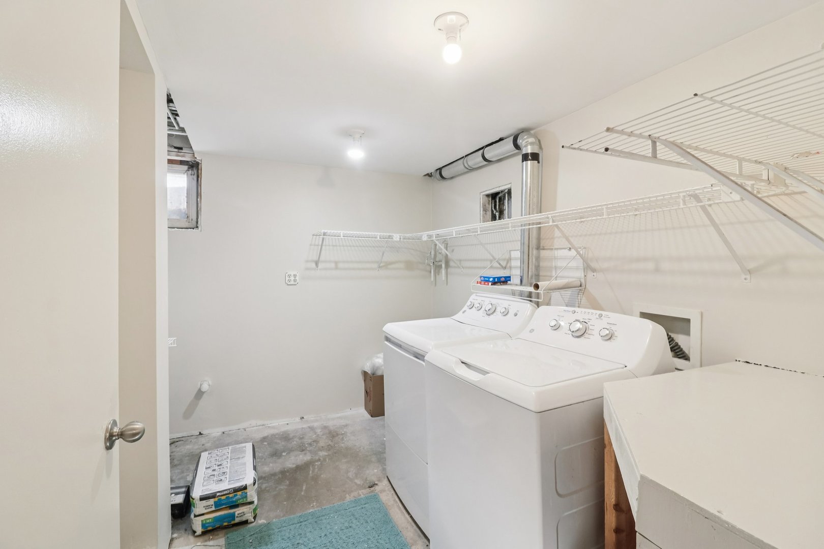 Crystal Lake, Illinois 60014, United States, 3 Bedrooms Bedrooms, ,2 BathroomsBathrooms,Residential,Active,235091