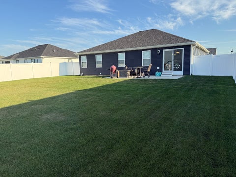 Tiny photo for 609 34th Street, Peru, IL 61354 (MLS # 12753407)
