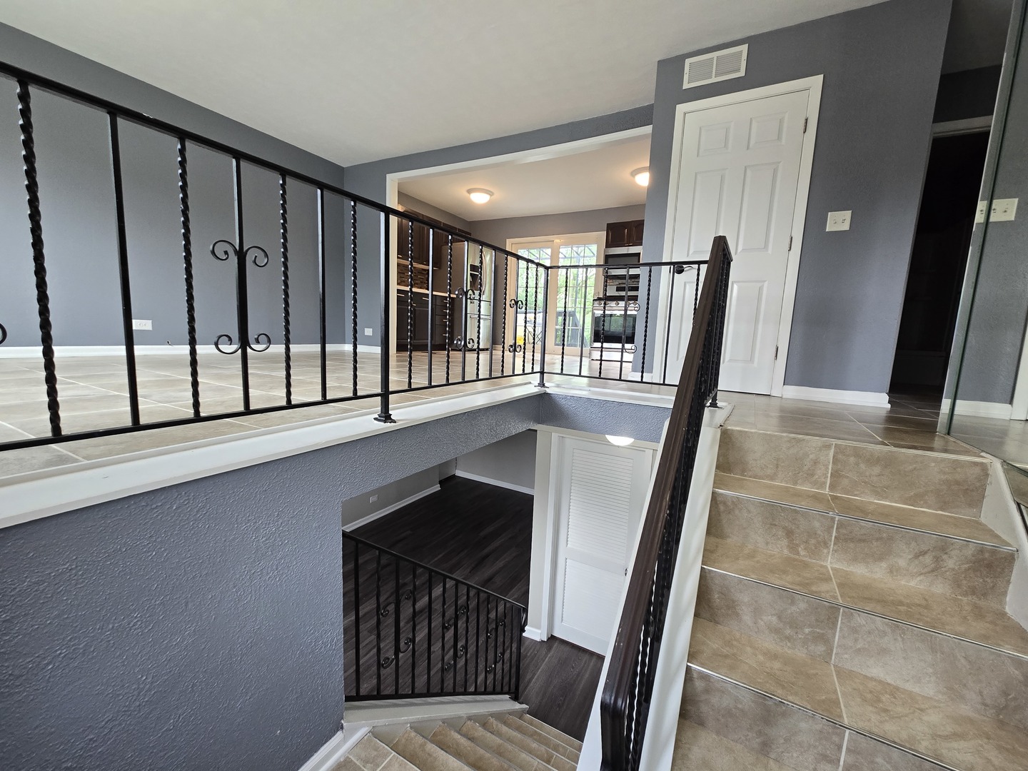 423 WALNUT Drive