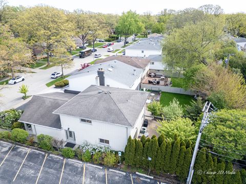 Tiny photo for 4939 Farwell Avenue, Skokie, IL 60077 (MLS # 12640720)