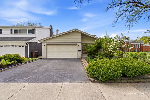 Tiny photo for 4939 Farwell Avenue, Skokie, IL 60077 (MLS # 12640720)
