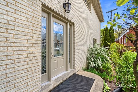 Tiny photo for 4939 Farwell Avenue, Skokie, IL 60077 (MLS # 12640720)