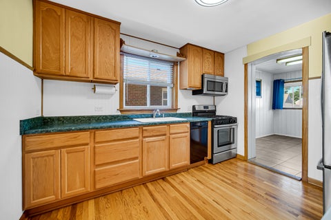 Tiny photo for 13044 S Muskegon Avenue, Chicago, IL 60633 (MLS # 12685384)