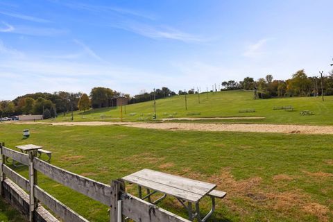 Tiny photo for 6008 LAKE Drive E #1A, Lisle, IL 60532 (MLS # 12507502)