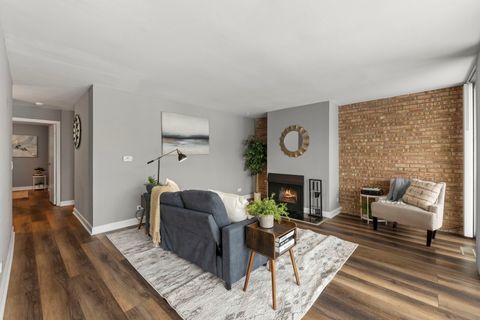 Tiny photo for 6008 LAKE Drive E #1A, Lisle, IL 60532 (MLS # 12507502)