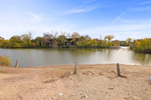 Tiny photo for 6008 LAKE Drive E #1A, Lisle, IL 60532 (MLS # 12507502)